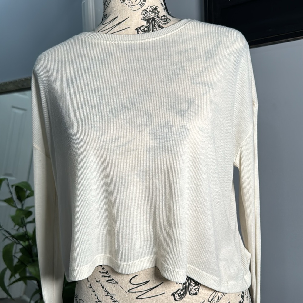 Forever 21 Cream / White Thin Long Sleeve Crop Top L